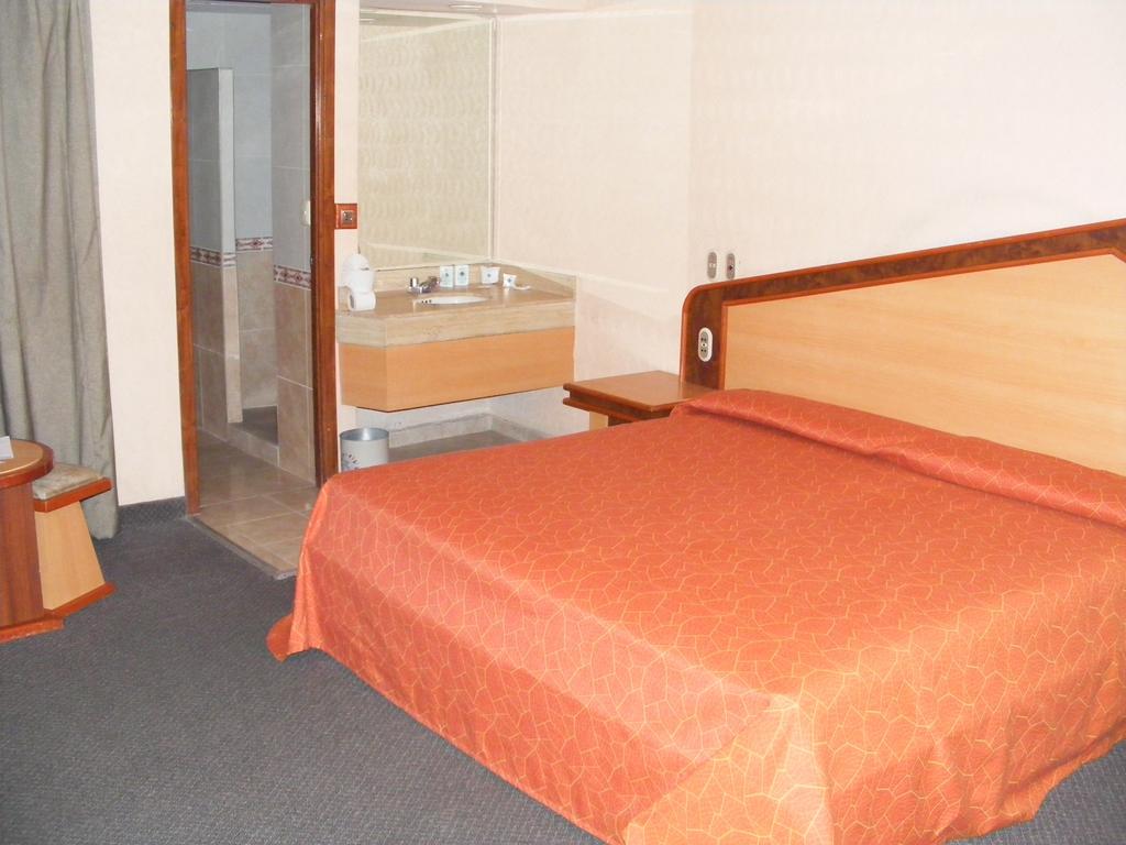 Hotel Los Reyes La Paz ภายนอก รูปภาพ